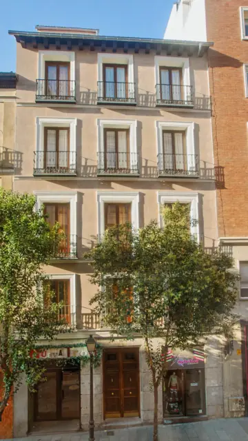Fachada del edificio en Desengaño 14, junto a Gran Vía Madrid